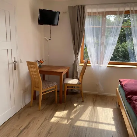 Kleine-radoase, Mit Balkon Apartamento