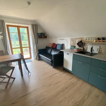 Kleine-radoase, Mit Balkon شقة *